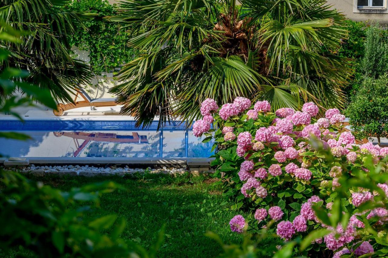 Palace Schoen Milesi - Esense Of Prestige - Private Pool - Free Parking - Old Money Style Luxury Rooms - Walking Distance To The Old Town, The Beach And All Amenities - Buralux Properties Split Exterior foto